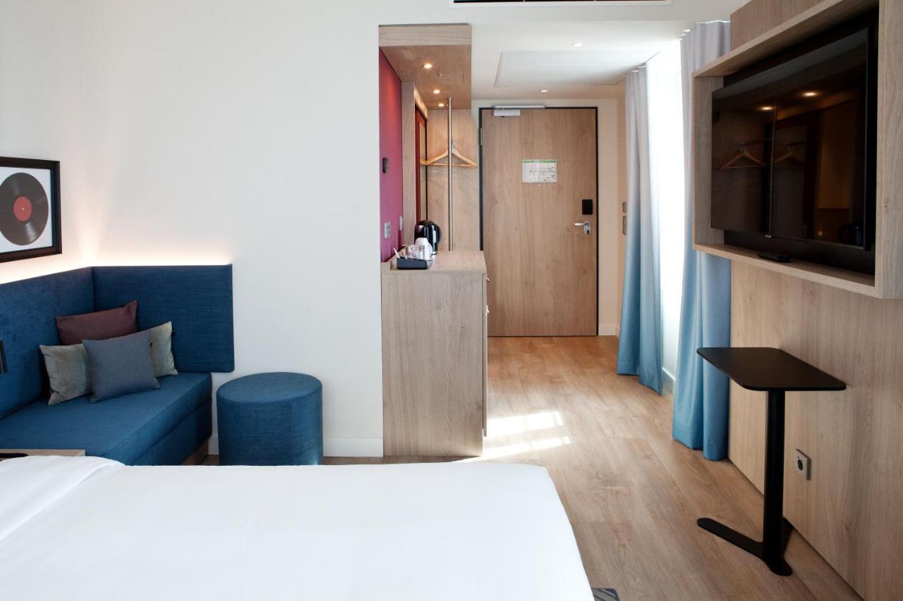 Hampton By Hilton Regensburg Hotel Exterior foto