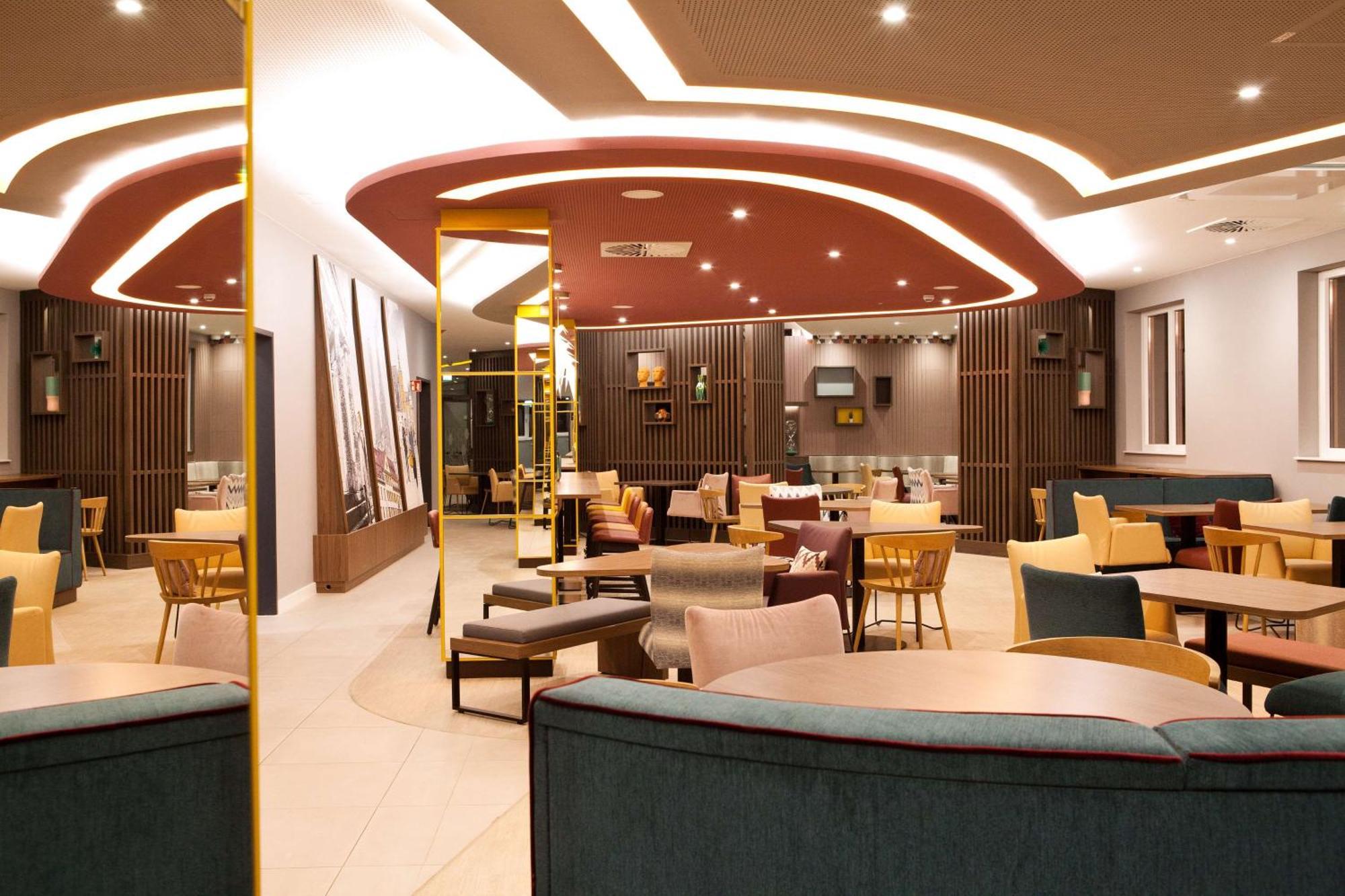 Hampton By Hilton Regensburg Hotel Exterior foto
