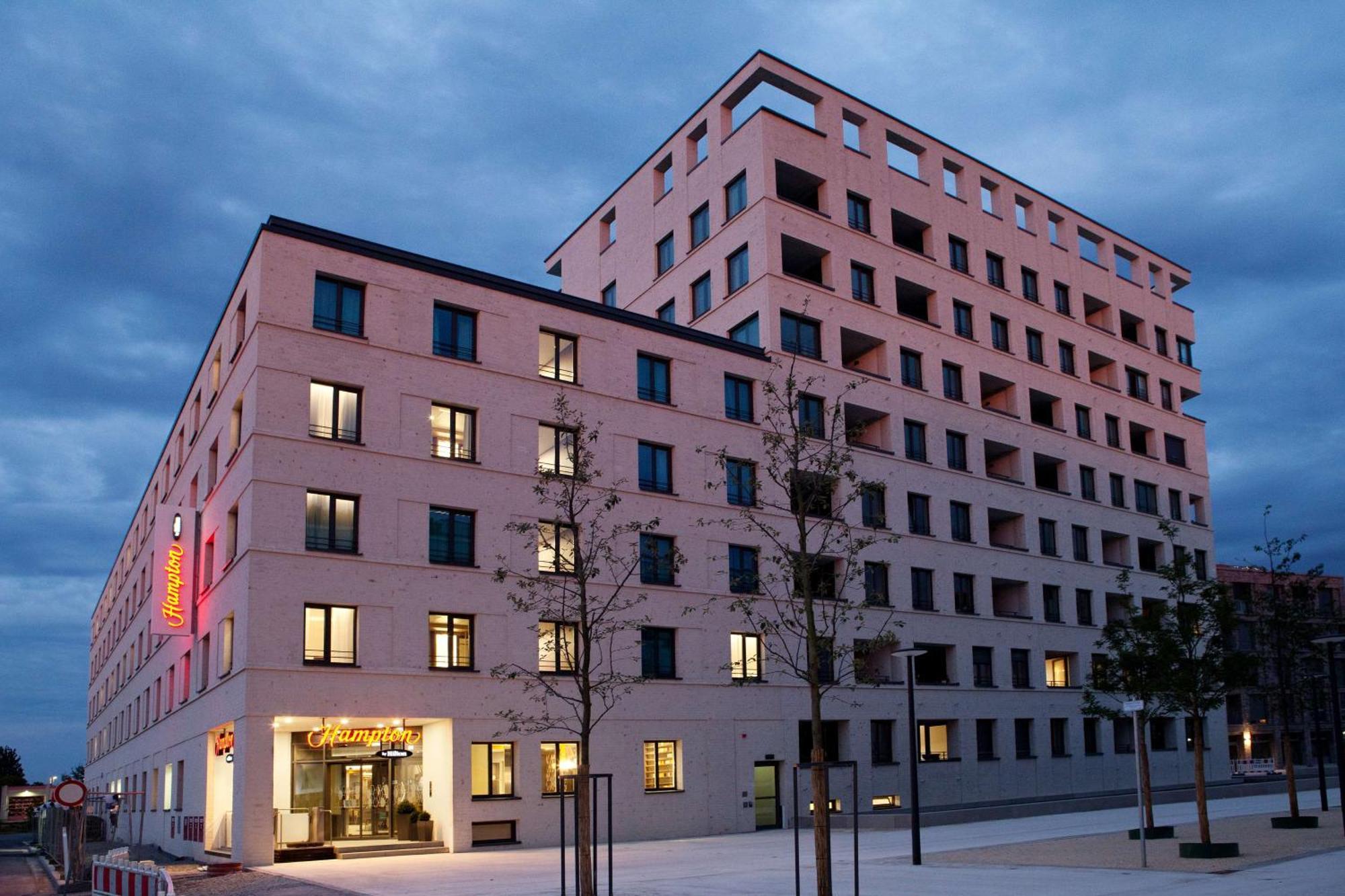 Hampton By Hilton Regensburg Hotel Exterior foto